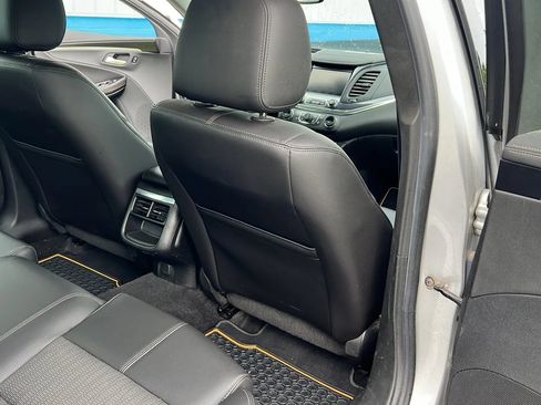 Used 2016 Chevrolet Impala LT w/ Convenience Package FWD image 15
