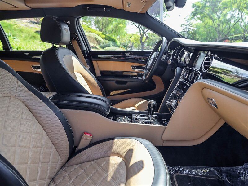 Used 2016 Bentley Mulsanne Speed RWD image 38