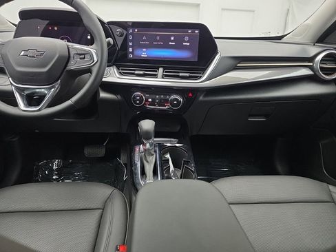 Used 2025 Chevrolet Trax ACTIV FWD image 26