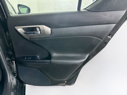 Used 2017 Lexus CT 200h w/ Seat Comfort Package image 28