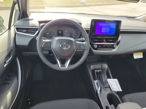 Used 2025 Toyota Corolla SE image 11