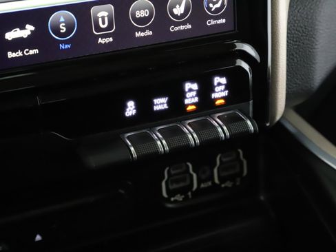 Used 2019 RAM 1500 Laramie image 14