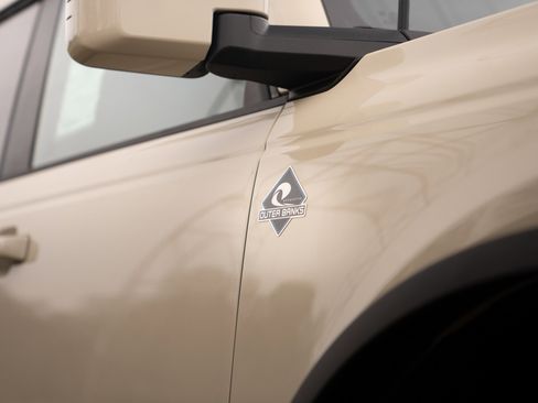 New 2025 Ford Bronco Outer Banks w/ Sasquatch Package image 11