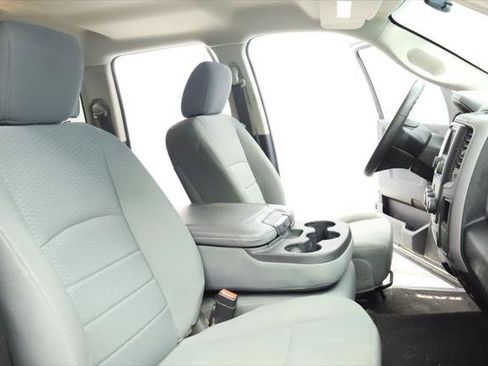 Certified 2018 RAM 1500 Express w/ Express Value Package AWD/4WD image 32