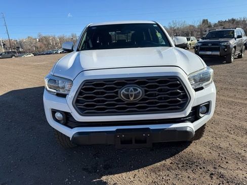 Used 2020 Toyota Tacoma TRD Off-Road w/ Technology Package image 9