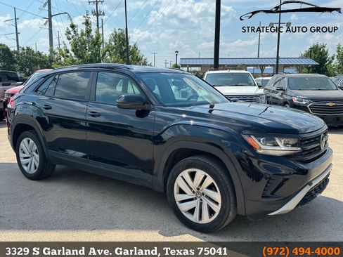 Used 2020 Volkswagen Atlas Cross Sport SE image 3