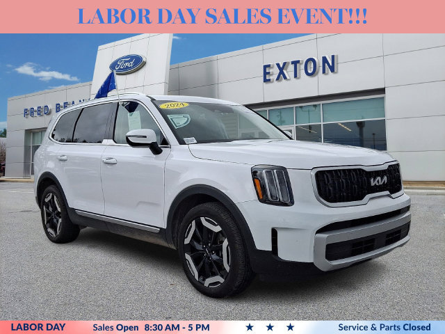 Used 2024 Kia Telluride EX w/ EX Captain's Chair Package FWD image 1