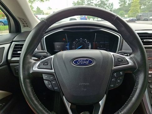 Used 2016 Ford Fusion Titanium FWD image 24