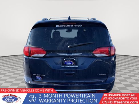 Used 2018 Chrysler Pacifica Limited w/ Tire & Wheel Group image 2