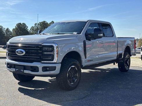Used 2026 Ford F250 Platinum w/ Tremor Off-Road Package image 5