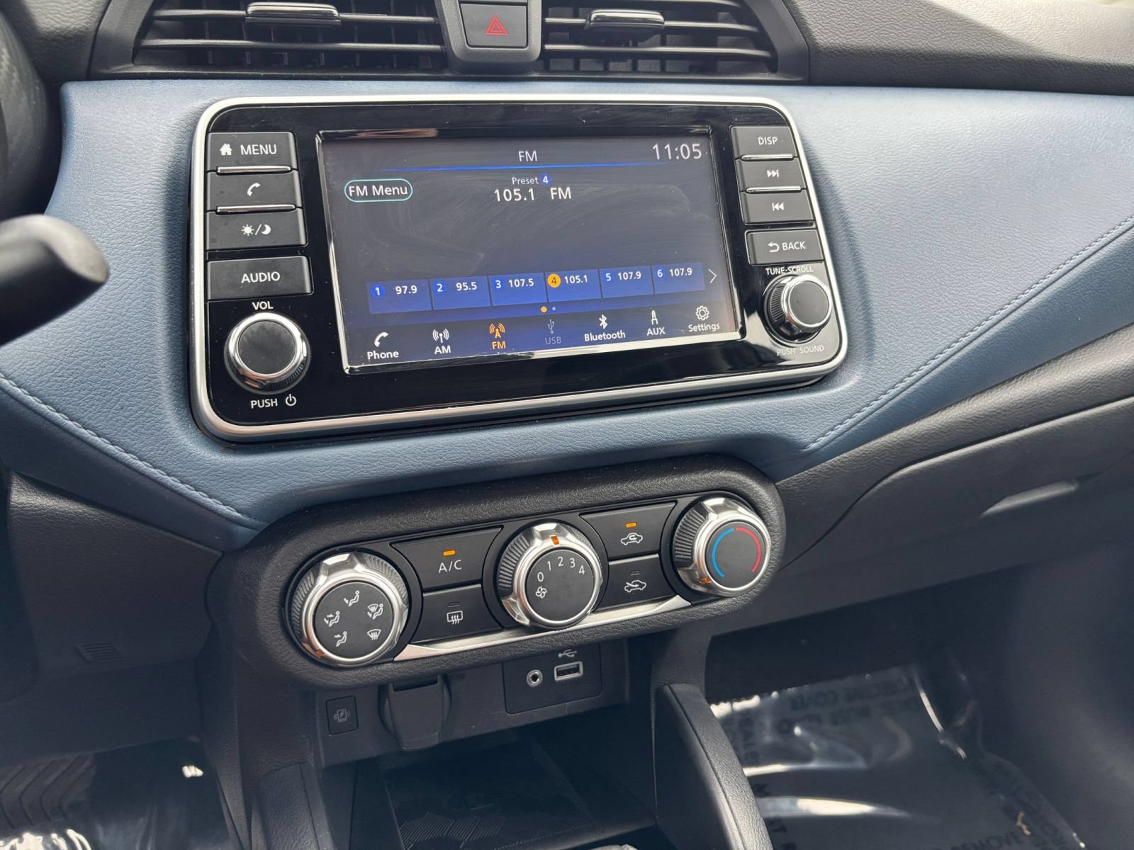 Used 2025 Nissan Versa SV FWD image 19