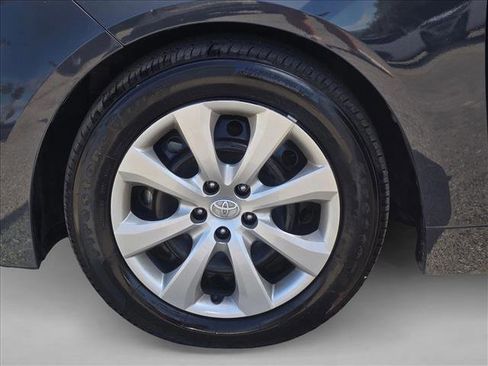 Used 2025 Toyota Corolla LE image 22