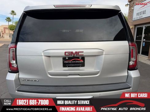 Used 2017 GMC Yukon SLT AWD/4WD image 12