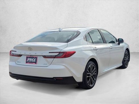 Used 2026 Toyota Camry XLE image 5