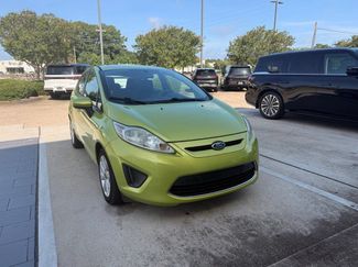 Used 2011 Ford Fiesta SE w/ 203A Rapid Spec Order Code FWD video 1