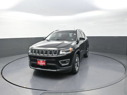 Used 2018 Jeep Compass Limited w/ Navigation Group AWD/4WD image 32