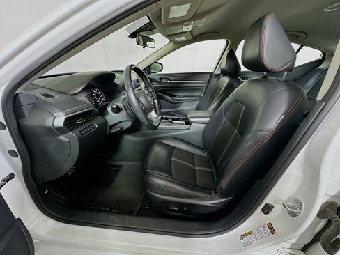 Used 2024 Nissan Altima 2.5 SR image 13