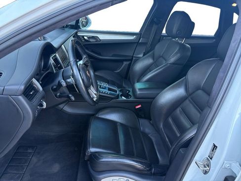 Used 2016 Porsche Macan Turbo image 12