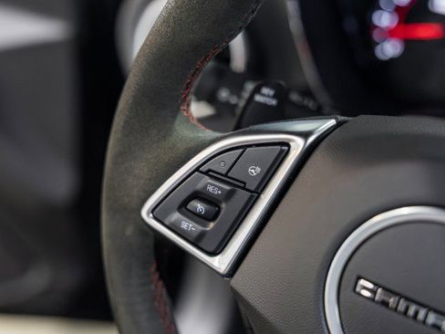 Used 2018 Chevrolet Camaro ZL1 image 18