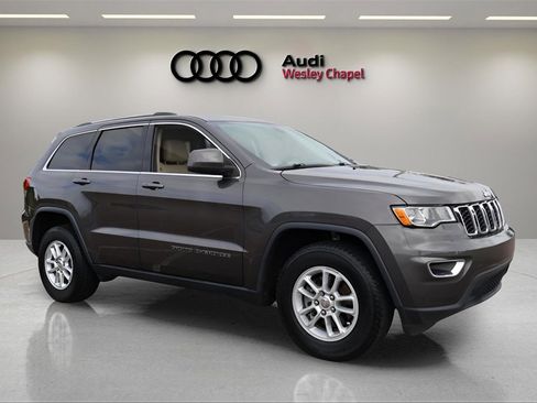 Used 2019 Jeep Grand Cherokee Laredo image 7