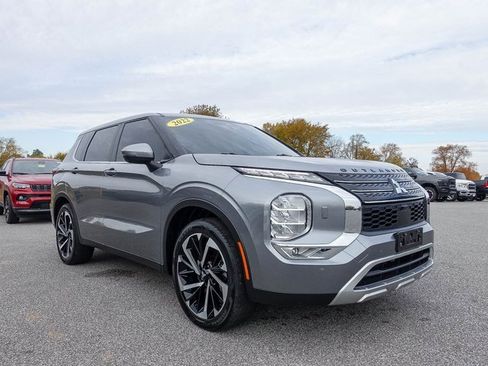 Used 2022 Mitsubishi Outlander SE image 24