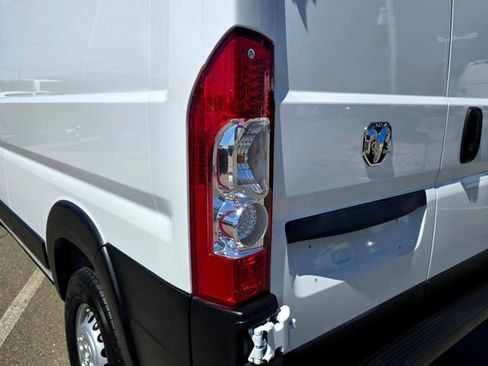 Used 2025 RAM ProMaster 2500 w/ Safety Group FWD image 29