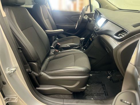 Used 2020 Buick Encore Preferred AWD/4WD image 25