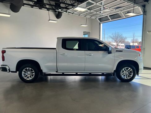 Used 2022 Chevrolet Silverado 1500 RST w/ Convenience Package II AWD/4WD image 9