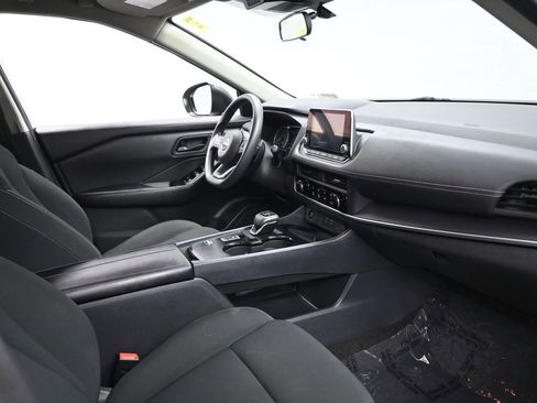 Used 2024 Nissan Rogue S image 12