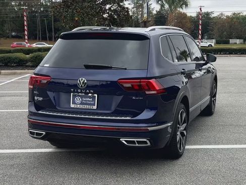 Certified 2022 Volkswagen Tiguan SEL R-Line image 8