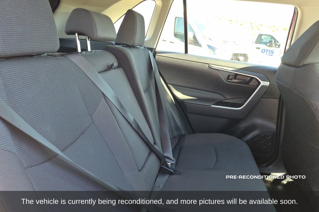 Used 2025 Toyota RAV4 LE AWD/4WD image 13