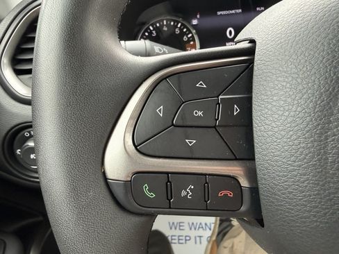 Used 2022 Jeep Renegade Latitude AWD/4WD image 20