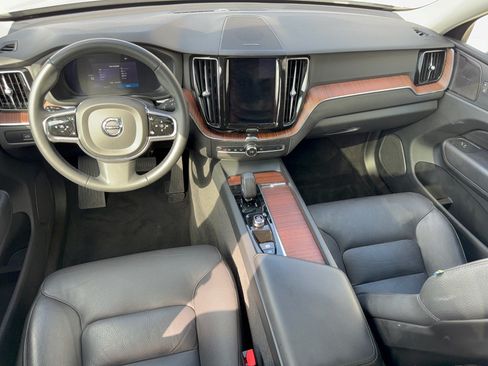 Used 2024 Volvo XC60 B5 Plus AWD/4WD image 17