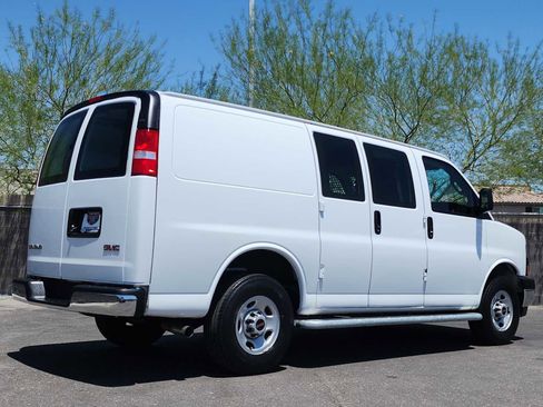 Used 2024 GMC Savana 2500 w/ Driver Convenience Package RWD image 8