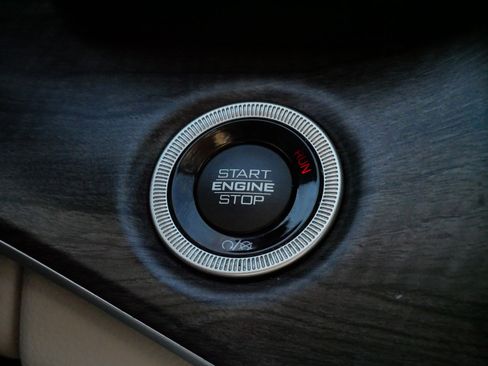 Used 2021 Jeep Grand Cherokee L Limited image 28