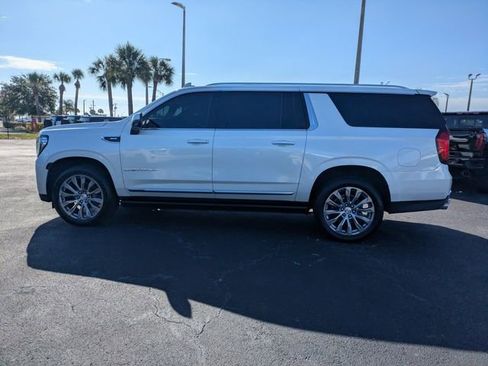 Used 2022 GMC Yukon XL Denali AWD/4WD image 7