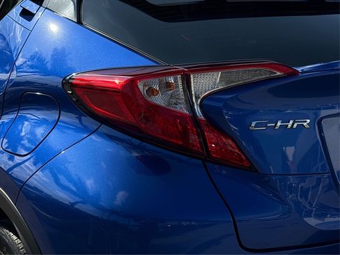 Used 2019 Toyota C-HR Limited image 15