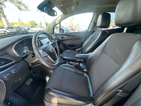 Used 2020 Buick Encore Preferred image 9