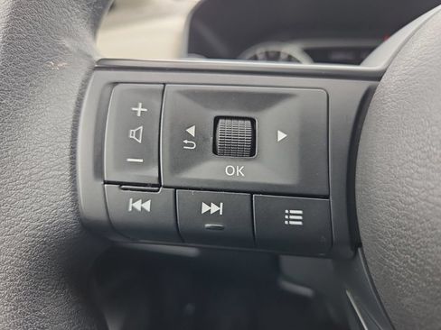 Used 2024 Nissan Rogue SV FWD image 25