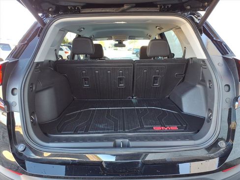 Certified 2022 GMC Terrain SLE w/ Driver Convenience Package image 9