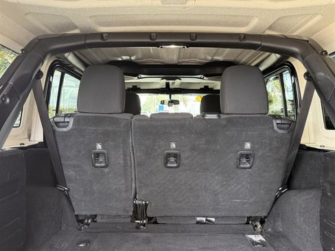 Used 2019 Jeep Wrangler Unlimited Sport S AWD/4WD image 30