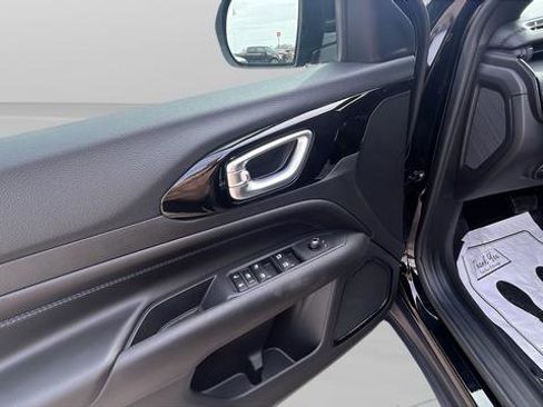 New 2026 Jeep Compass Latitude AWD/4WD image 10