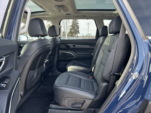 Used 2023 Kia Telluride SX Prestige image 13