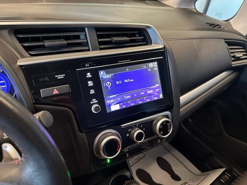 Used 2018 Honda Fit Sport image 11