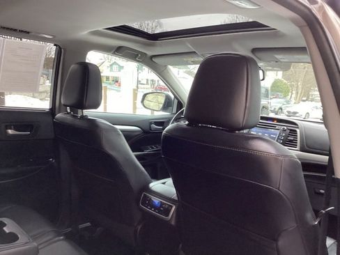Used 2016 Toyota Highlander XLE image 14
