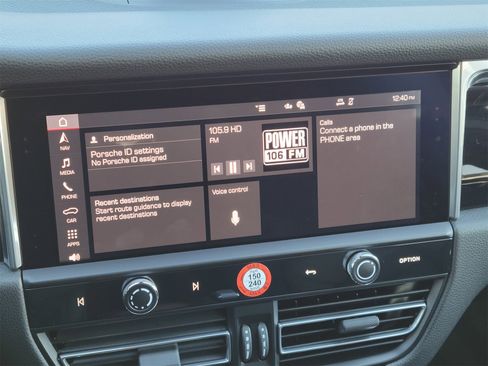 Used 2025 Porsche Macan image 17