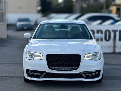 Used 2016 Chrysler 300 Limited image 51