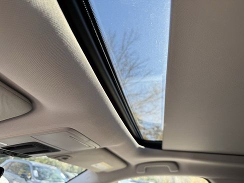 New 2025 Honda Pilot Touring image 18