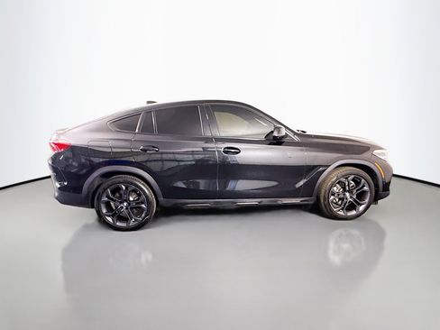Used 2022 BMW X6 xDrive40i w/ Premium Package image 11