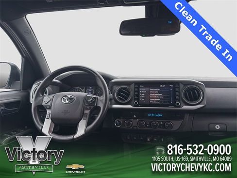 Used 2021 Toyota Tacoma TRD Sport image 14